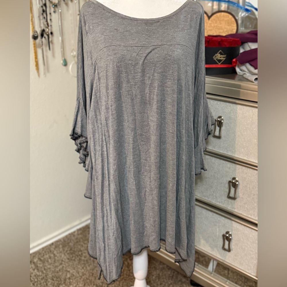 Cha Cha Vente gray blouse